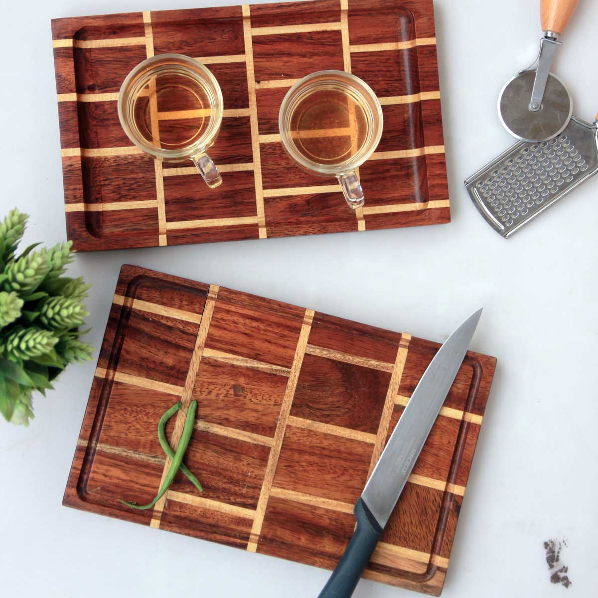 https://cdn.shopify.com/s/files/1/0941/2500/products/brick-style-segmented-wood-chopping-board-and-tray-set-of-2-a-square_1600x.jpg?v=1650373683