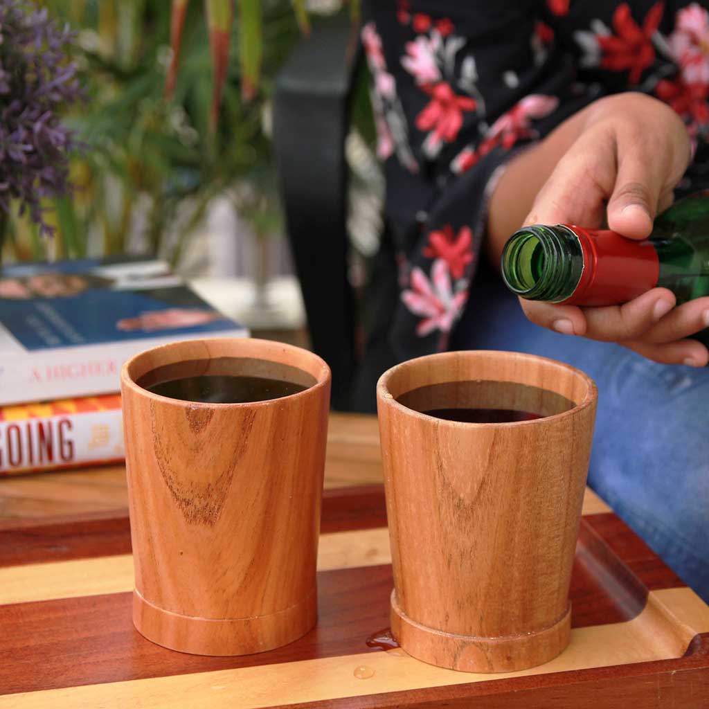 https://cdn.shopify.com/s/files/1/0941/2500/products/personalized-neem-wood-whiskey-glass-tumblers-woodgeekstore-set-of-2_1600x.jpg?v=1660465992