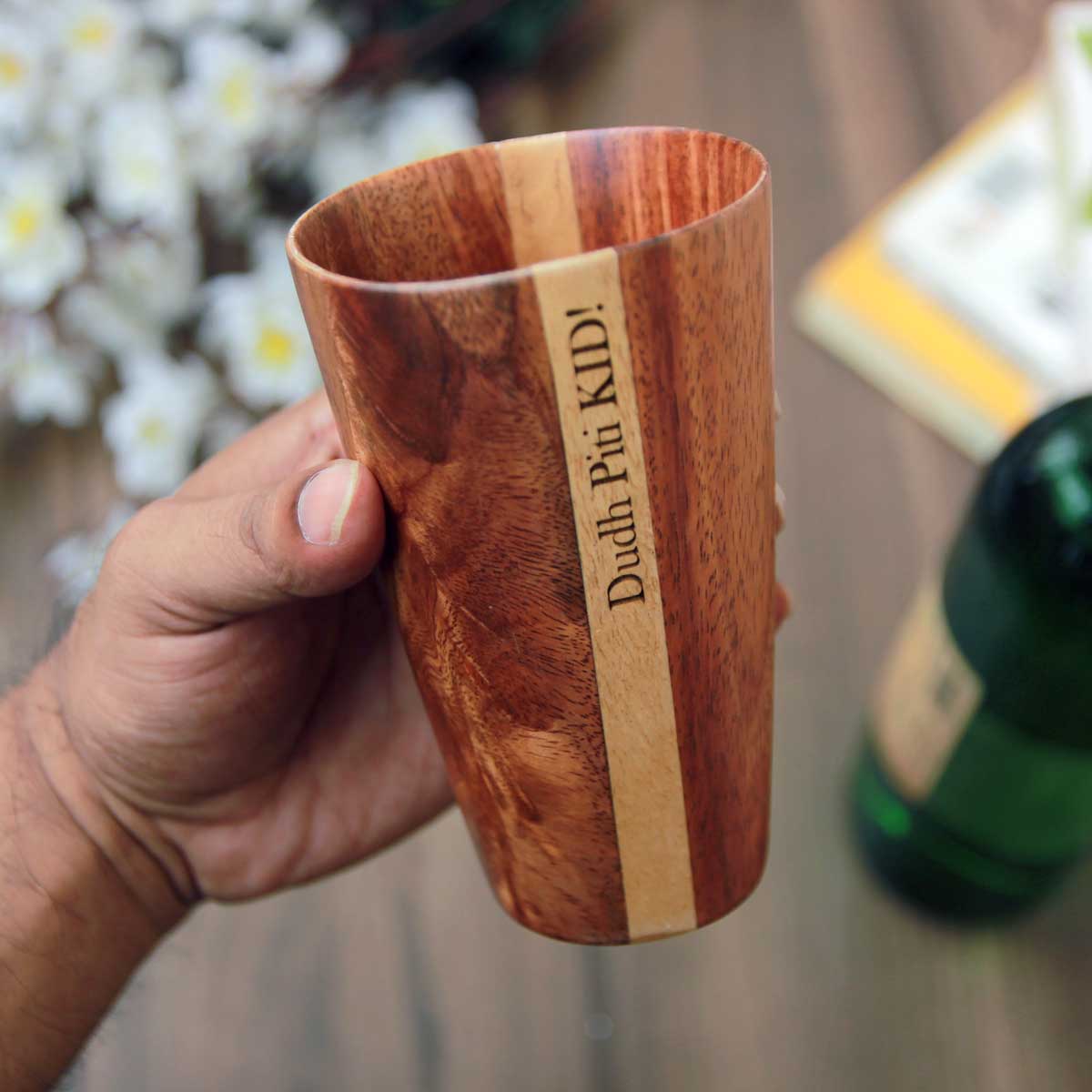 https://cdn.shopify.com/s/files/1/0941/2500/products/personalized-wooden-tall-highball-glasses-engraved-with-name_1600x.jpg?v=1651690847