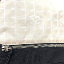 Thumbnail of Pre-Owned Beige Canvas Chanel Handbag - Image 10