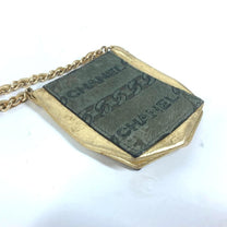 Thumbnail of Pre-Owned Green Leather Chanel Shoulder Bag - Image 5