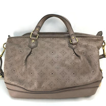 Thumbnail of Pre-Owned Beige Fabric Louis Vuitton Handbag - Image 2