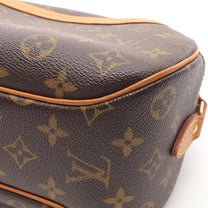 Thumbnail of Pre-Owned Brown Canvas Louis Vuitton Blois - Image 7