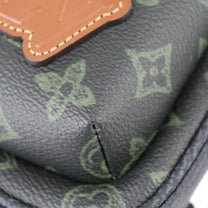 Thumbnail of Green Canvas Louis Vuitton Shoulder Bags - Image 6