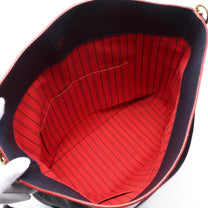 Thumbnail of Pre-Owned Navy Fabric Louis Vuitton Shoulder Bags - Image 4