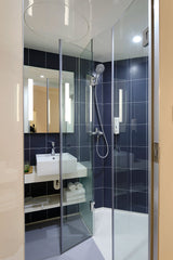 clean and clear glass shower door