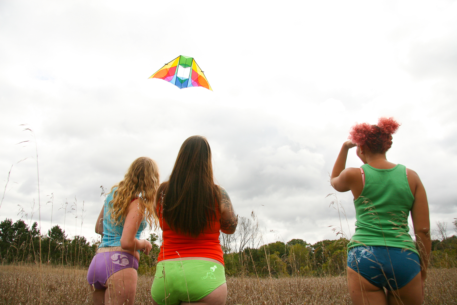 Flying kites in new La Vie en Orange zodiac undies!