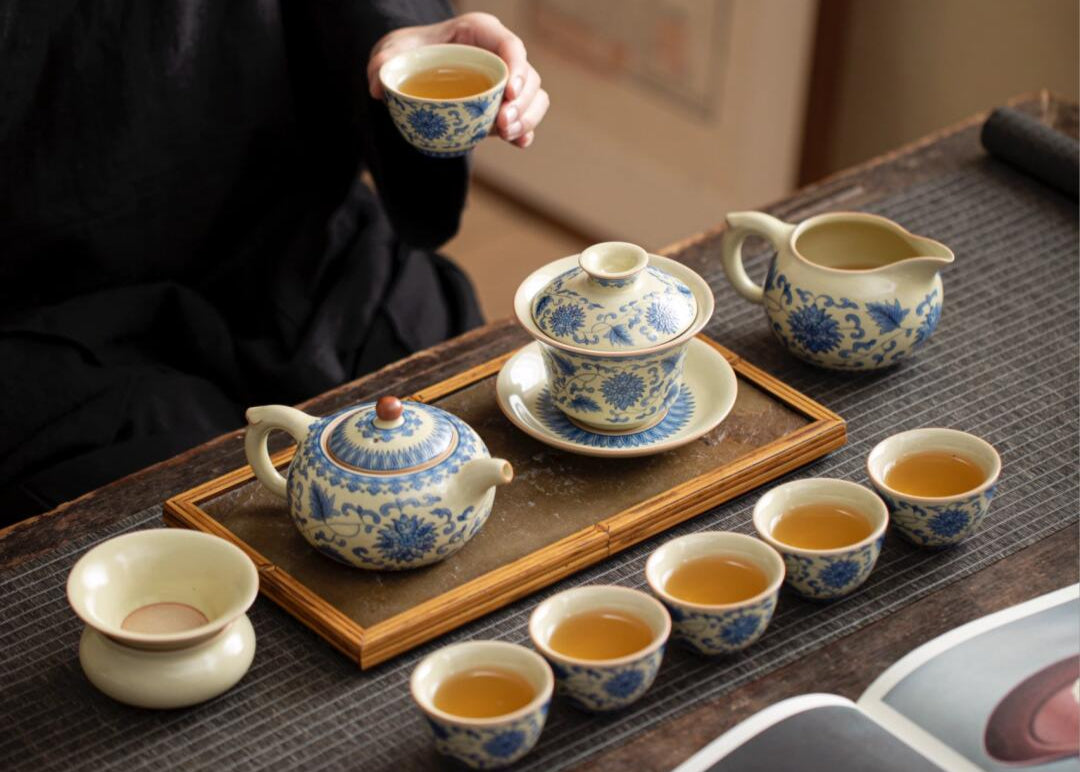 gongfu-tea-ceremony-traditional-chinese-tea-brewing-mindful-preparation