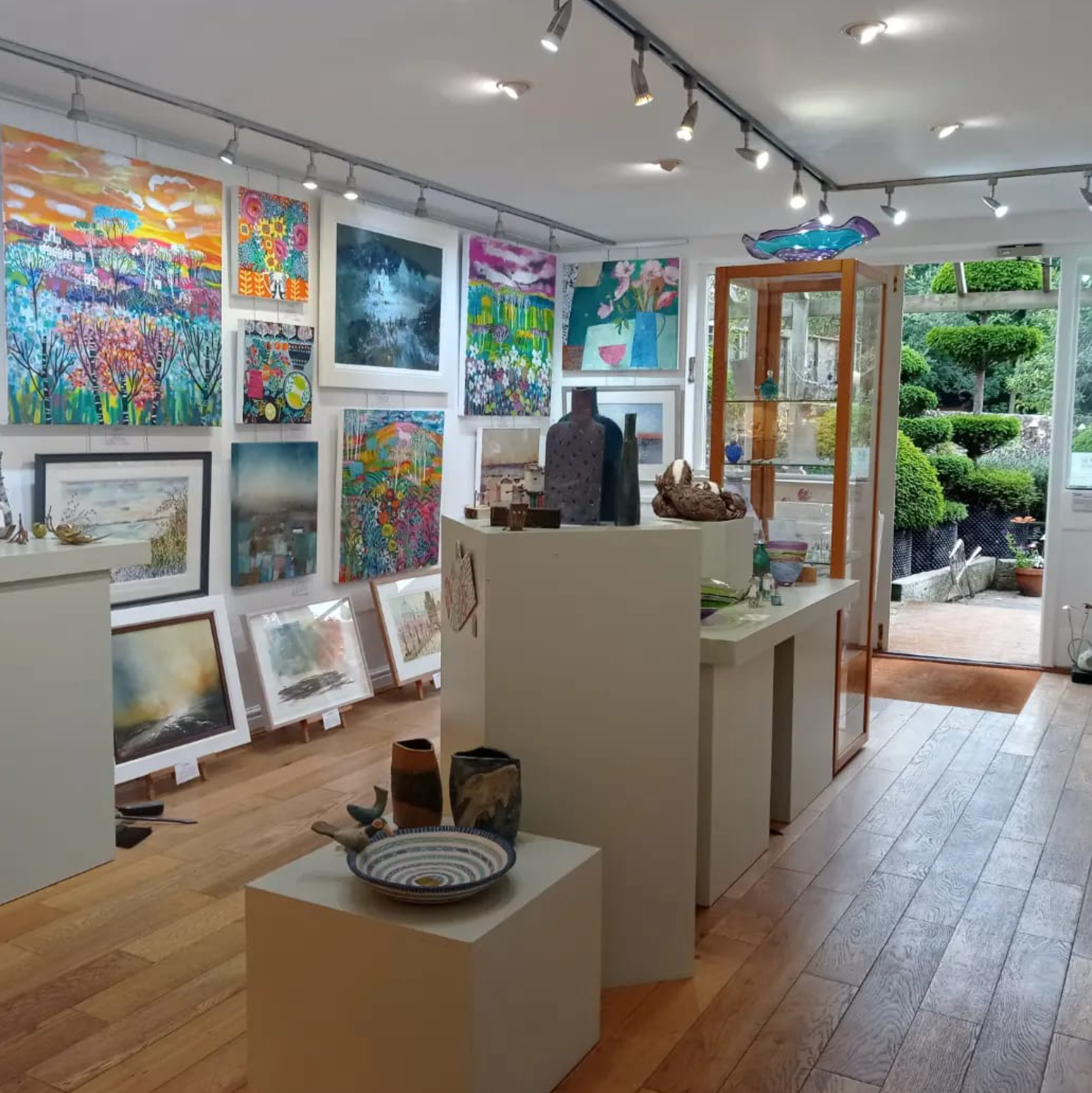 Saltbox gallery in Helmsley with Paula Dunn Artist