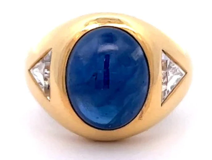 Vintage 8.10 carats sri lanka sapphire diamond bezel set ring on a yellow gold setting