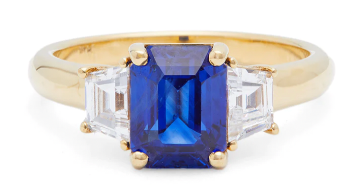 GIA Ceylon sapphire diamond three stone ring on a 18k yellow gold setting