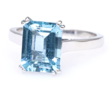 Aquamarine stone on a platinum setting