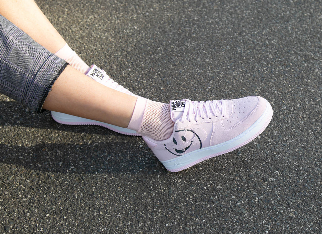 nike air force 1 smiley women's