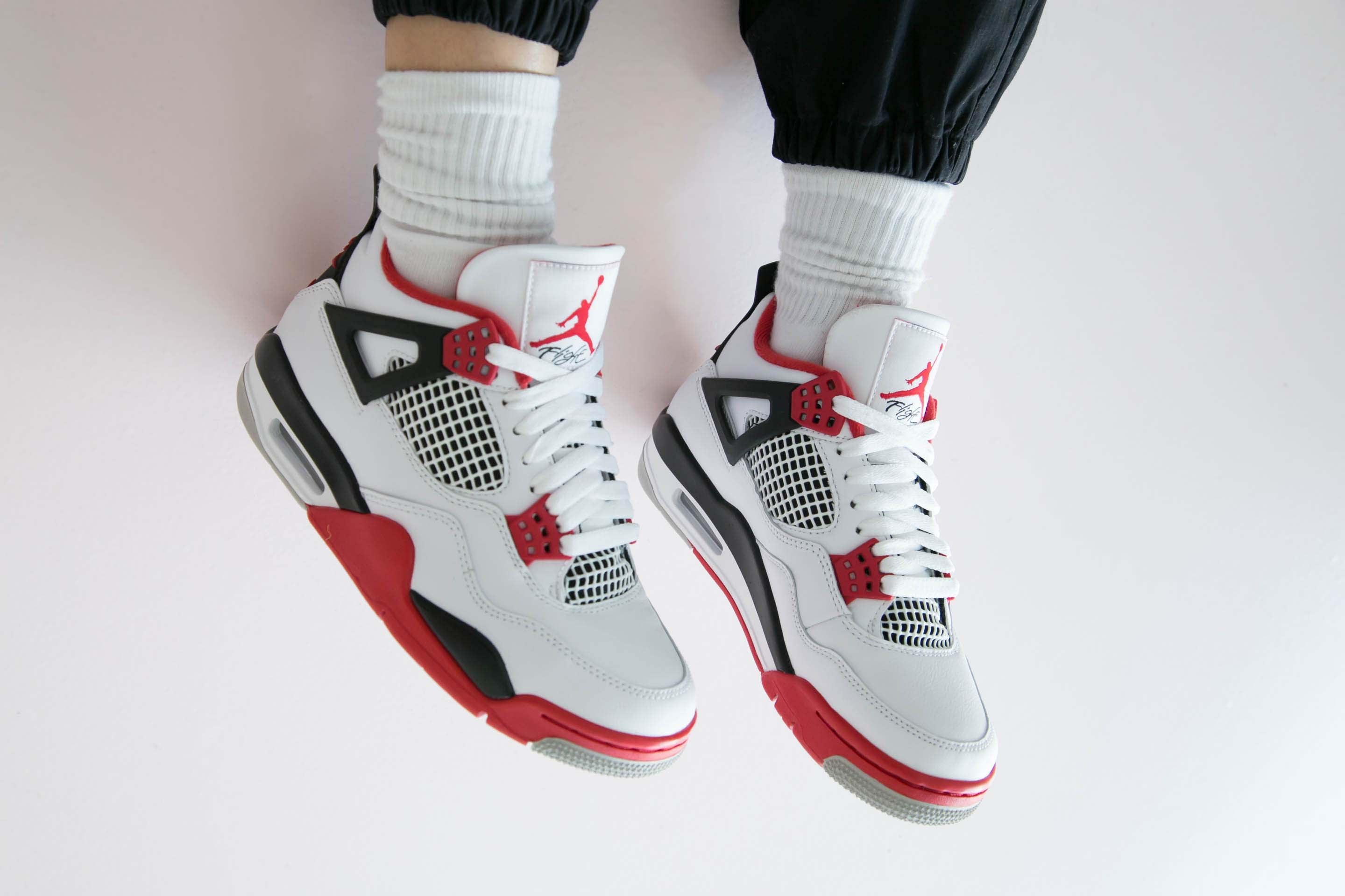 Air Jordan 4 Retro "Fire Red" DC7770-160