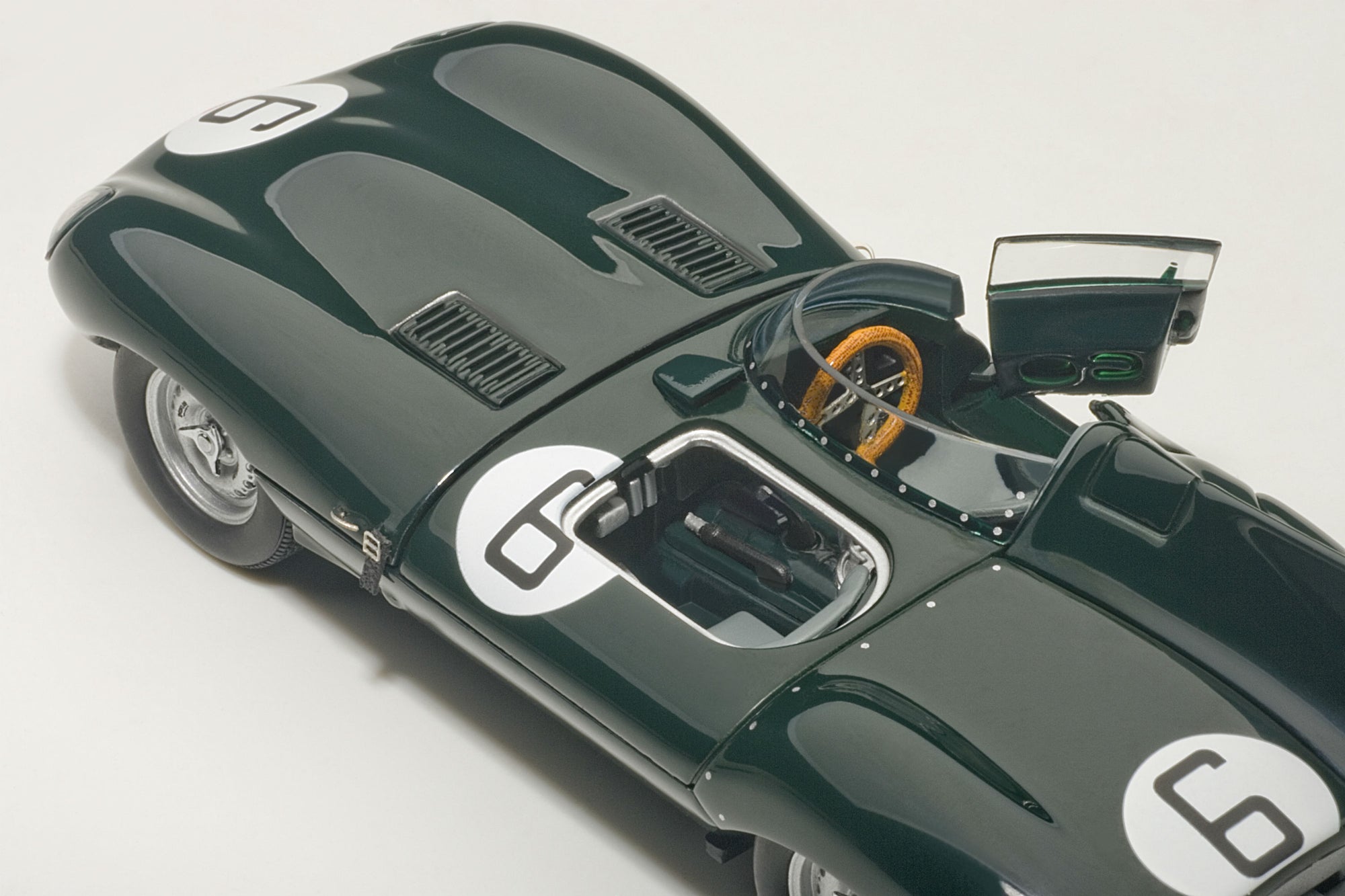 Jaguar D-Type (1955 Le Mans Winner) | 1:43 Scale Model Car | AUTOart