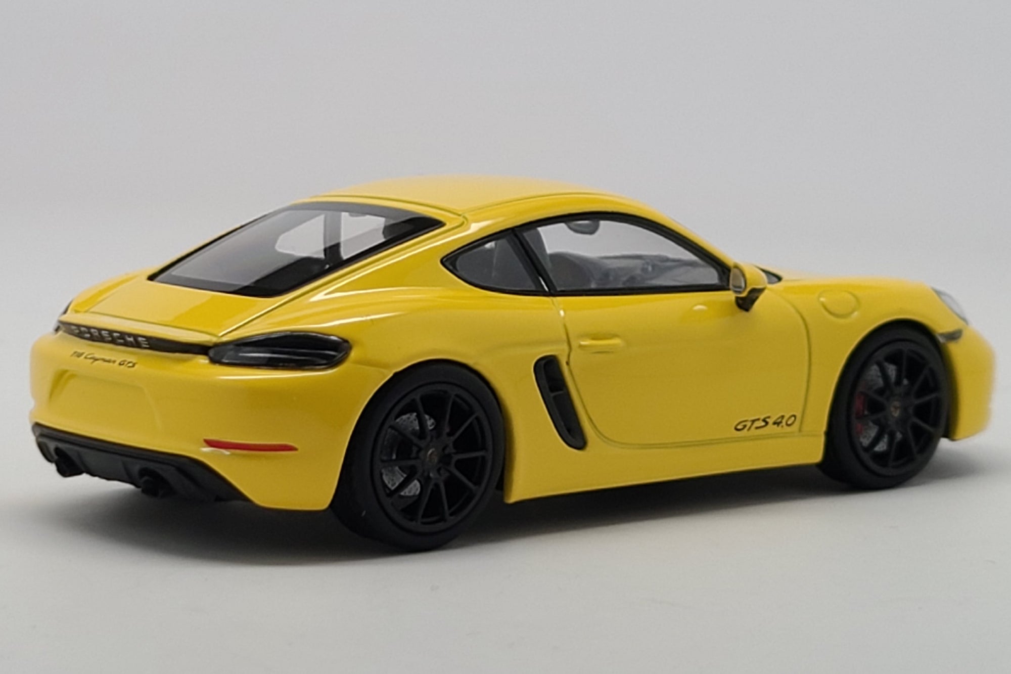 Kelder Geldschieter Verspilling Porsche 718 Cayman GTS 4.0 (982) | 1:43 Scale Diecast Car | Minichamps –  Model Citizen Diecast