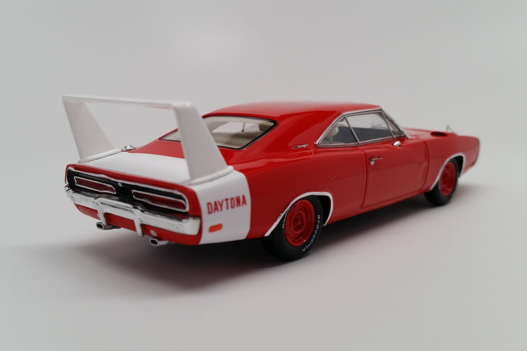 Dodge Charger Daytona (1969) | 1:43 Scale Model Car | Spark – Model Citizen  Diecast