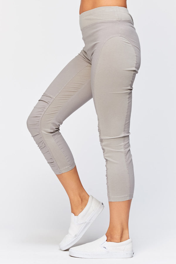 Jetter Crop Legging in Charcoal – XCVI