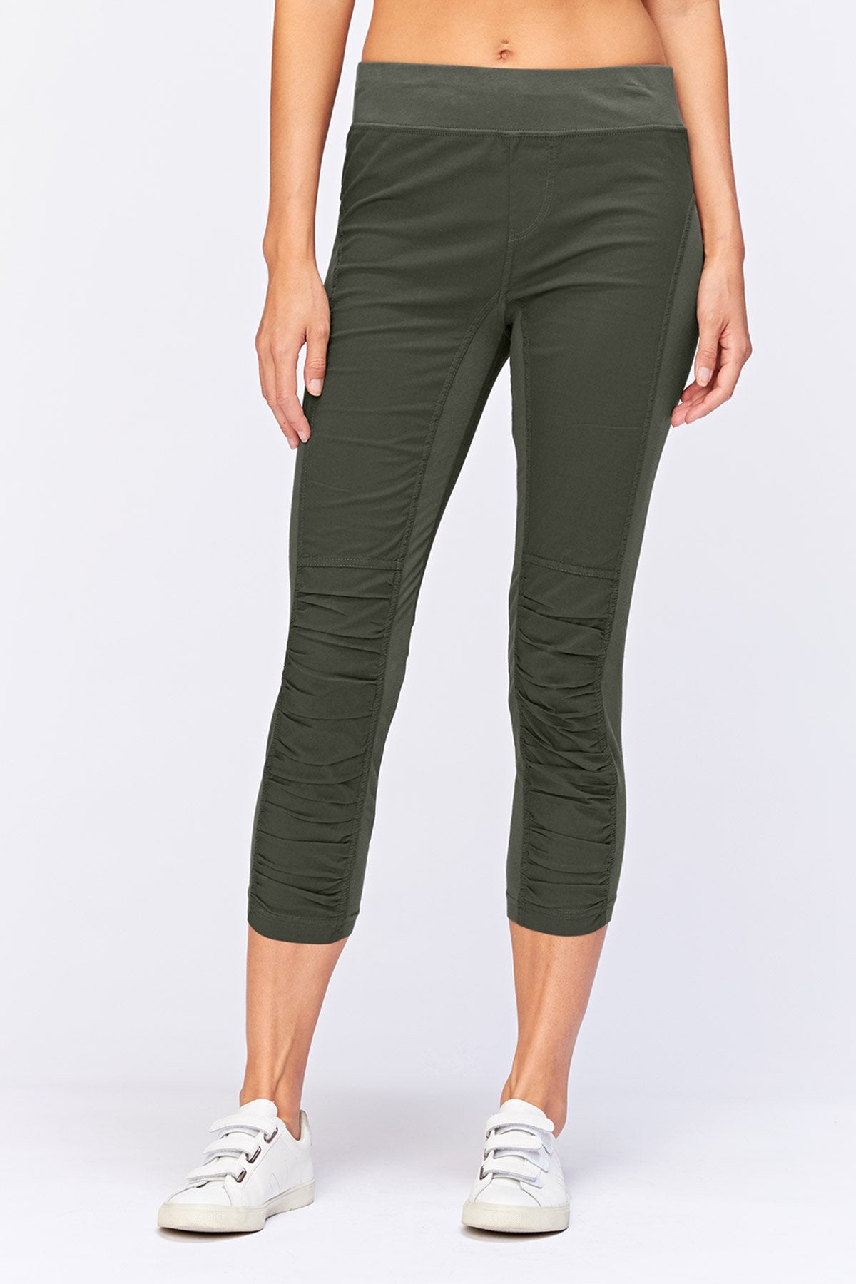 Jetter Crop Legging in Olive – XCVI