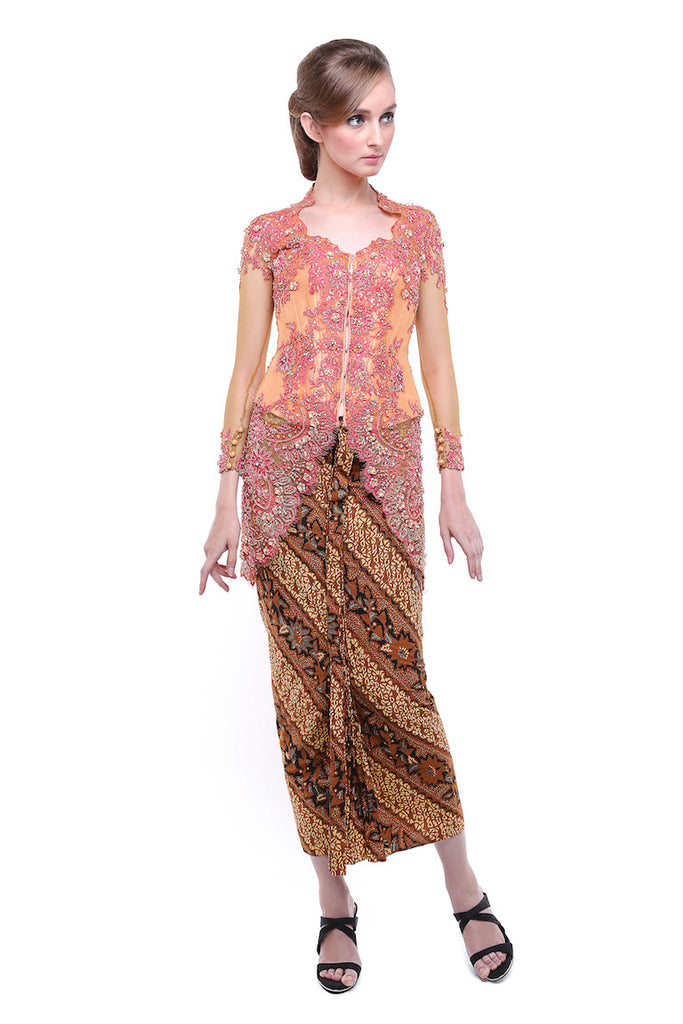 Yefta Gunawan Kebaya Modern Batik Wisuda TheDresscods.com 