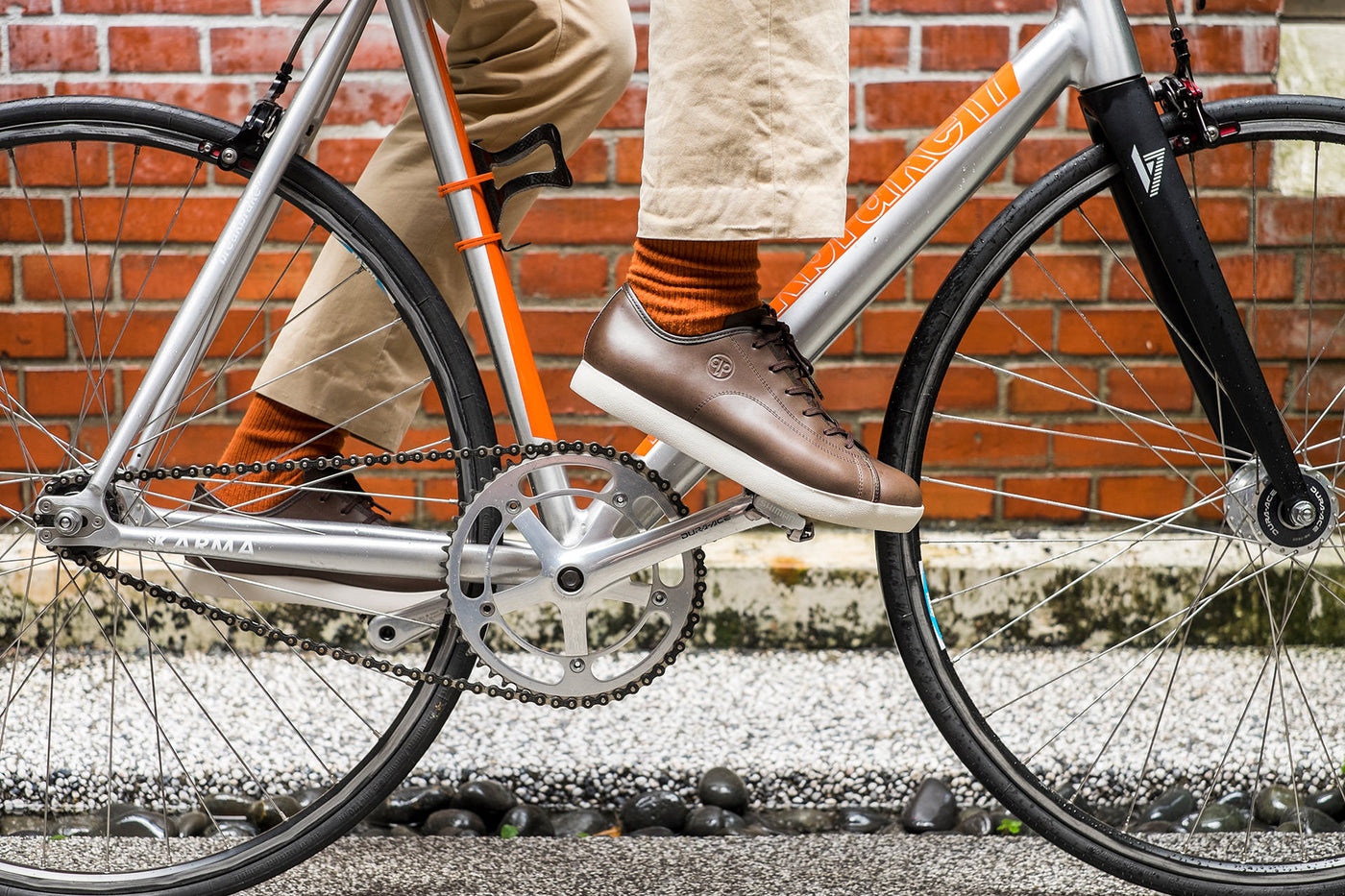 gravel bike flat pedals