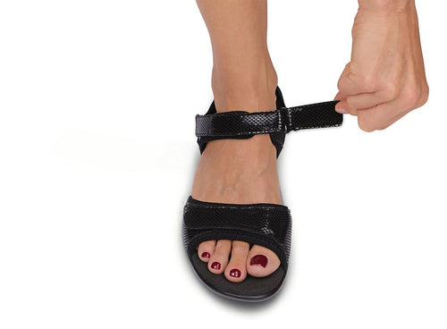 happy feet toe support sandals