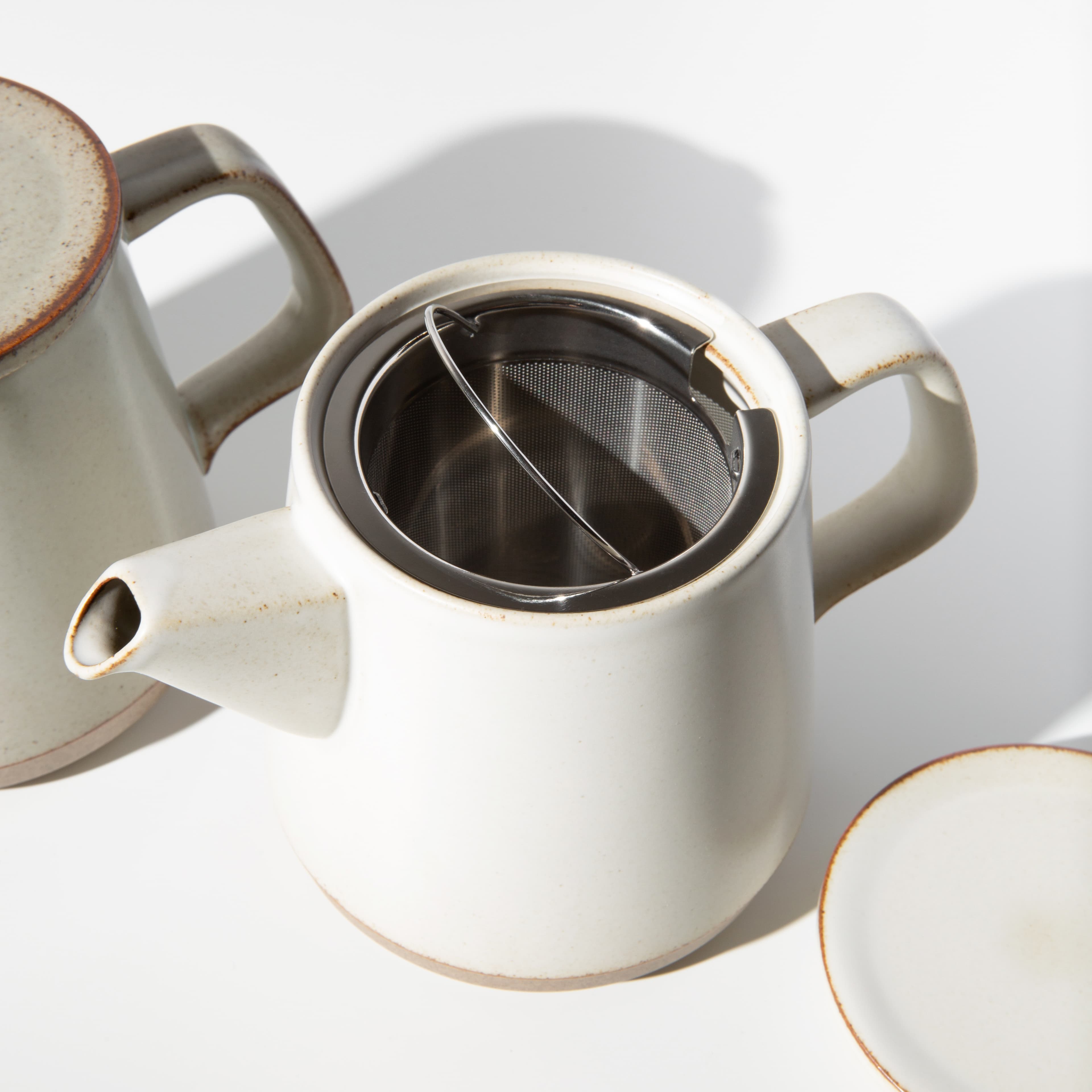 Ceramic Lab - Kinto tea pot with infuser in white