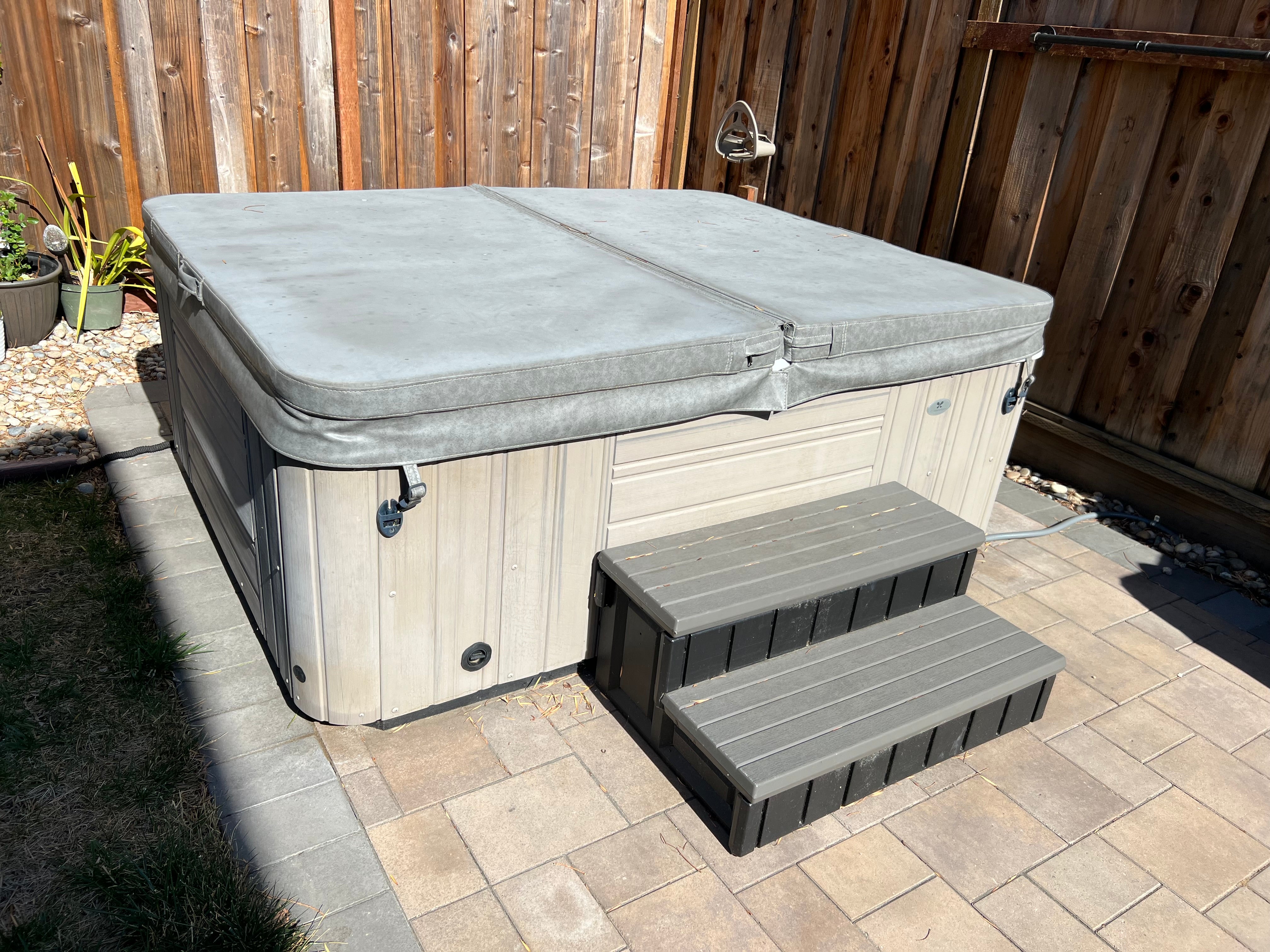 Hot Tub Covers: All you need to know