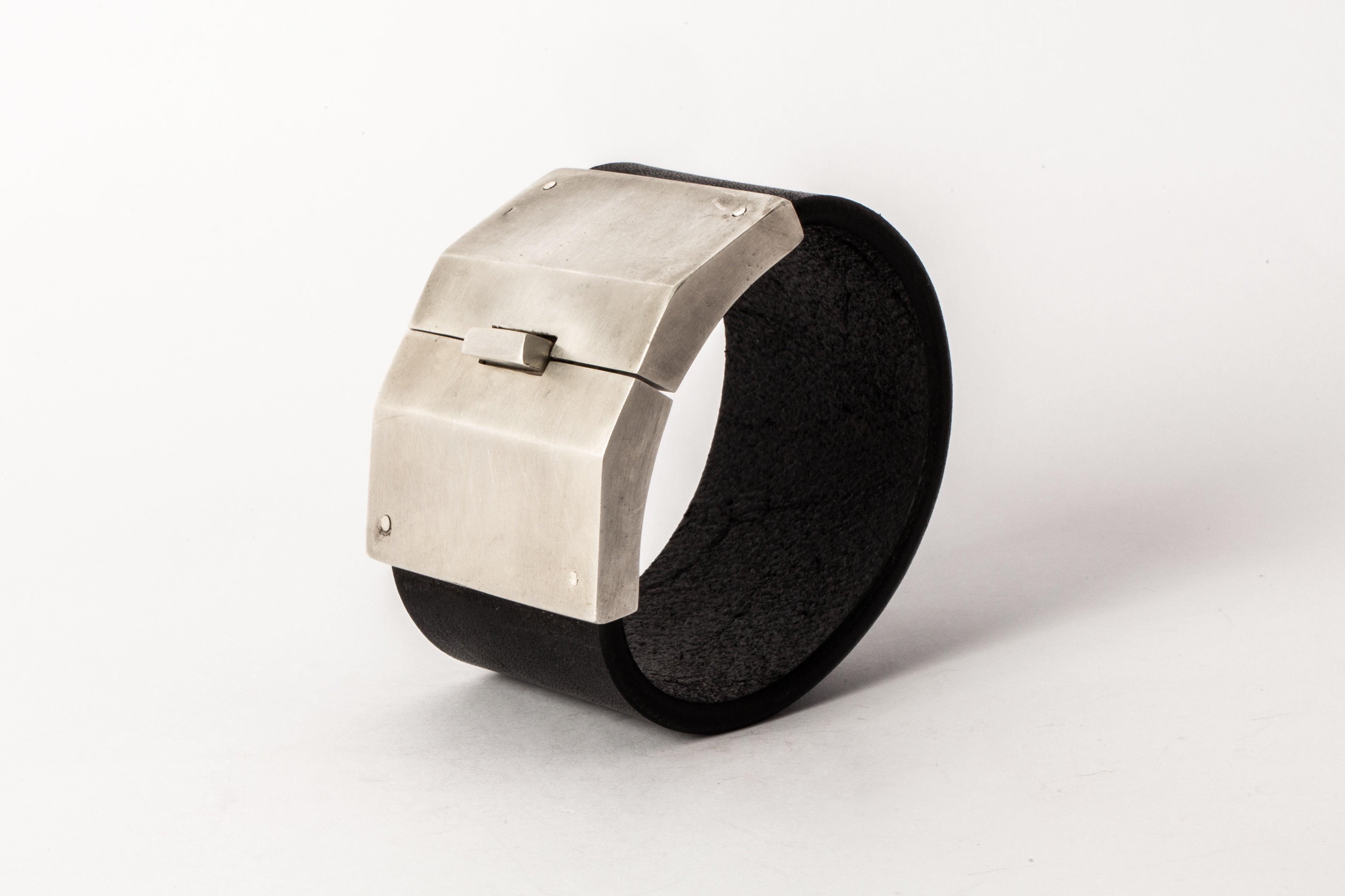 Box Lock Bracelet (Facet, Wide, BLK+AS) – Parts of Four