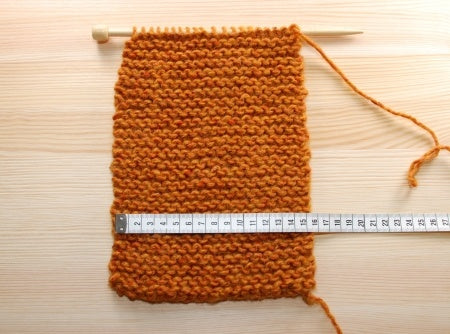 how to knit a scarf based on yarn gauge