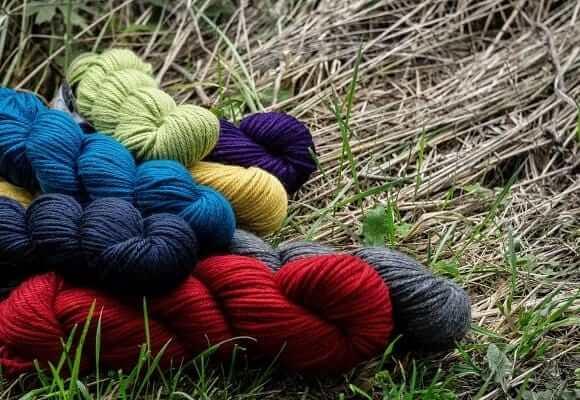 Clover Amour Steel (fine) Crochet Hook Set #3675 - Angelika's Yarn