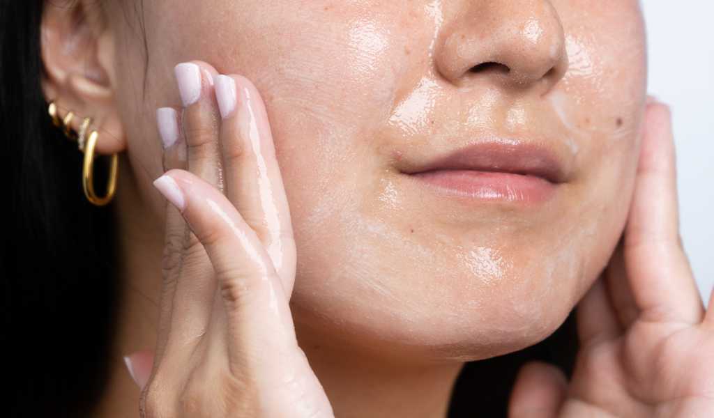 Applying glycolic acid for skin