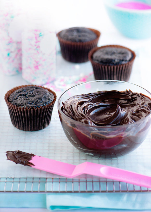 Dark Fudge Frosting via Sweetapolita