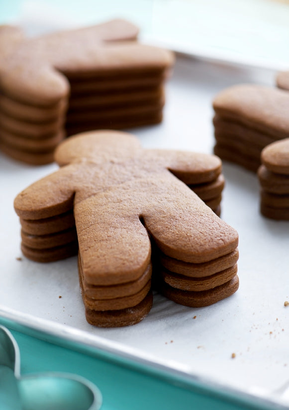 The Perfect Gingerbread Cookie via Sweetapolita