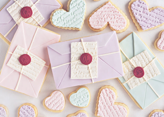 Love Letter Cookies via Sweetapolita