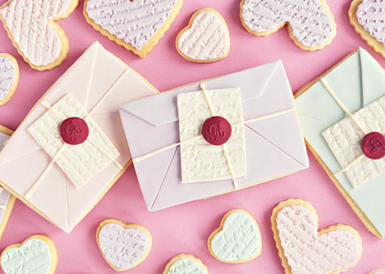 Love Letter Cookies via Sweetapolita