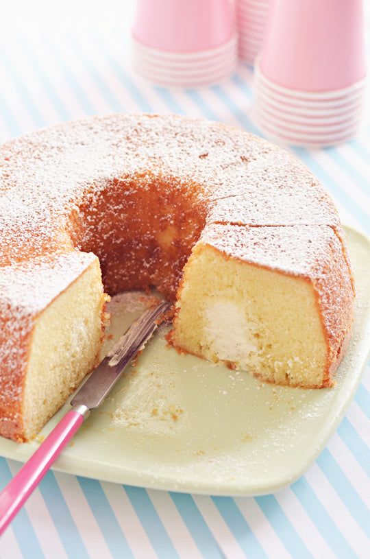 Twinkie Bundt Cake via Sweetapolita