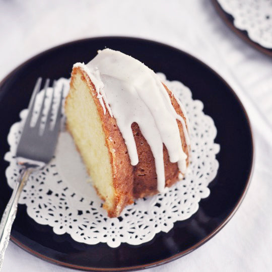 Vanilla Bundt Cake via Sweetapolita