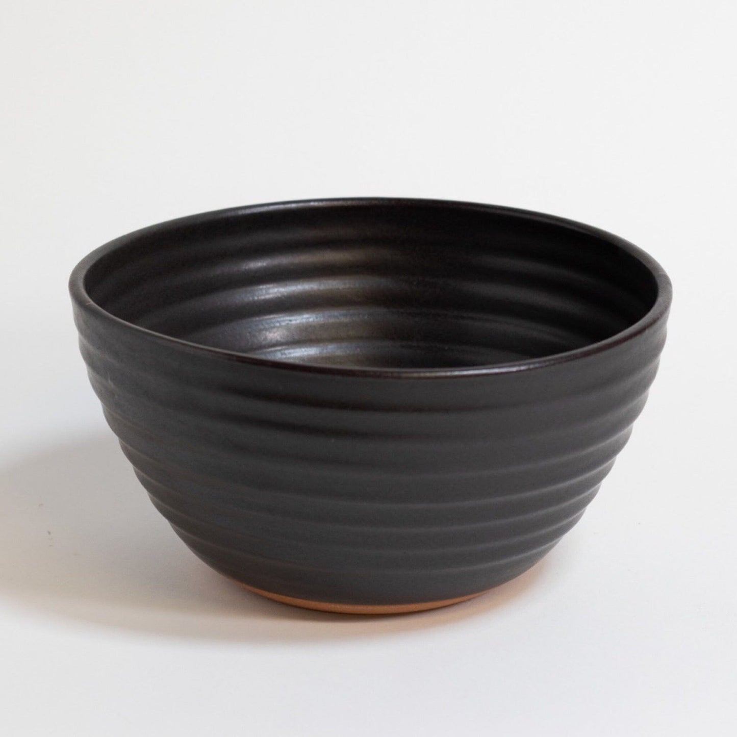 https://cdn.shopify.com/s/files/1/0949/2024/products/black-becca-bowl-bowls-gravesco-default-title-692744_1445x.jpg?v=1672532294