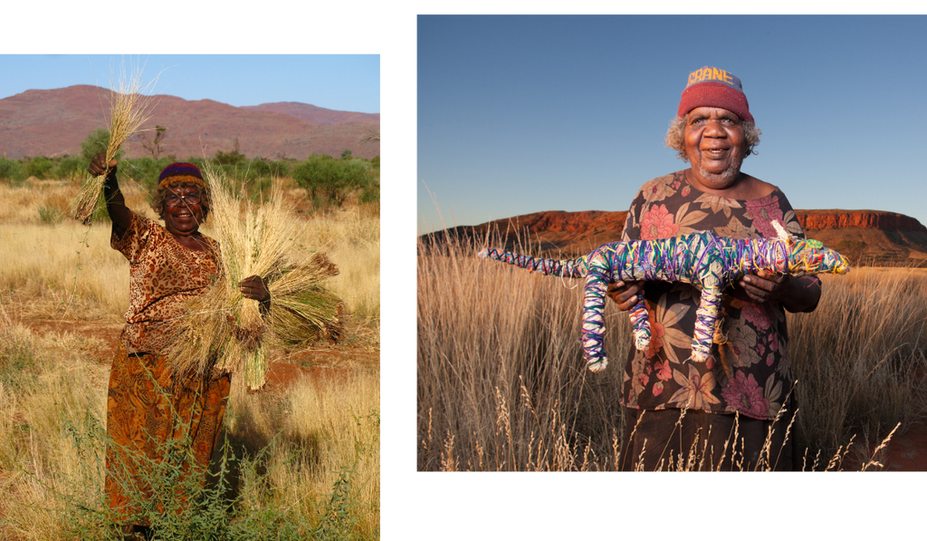 Deux photos d'artistes autochtones collectant des matériaux pour le collectif d'art aborigène Tjanpi Weavers et avec leurs œuvres d'art tissées.