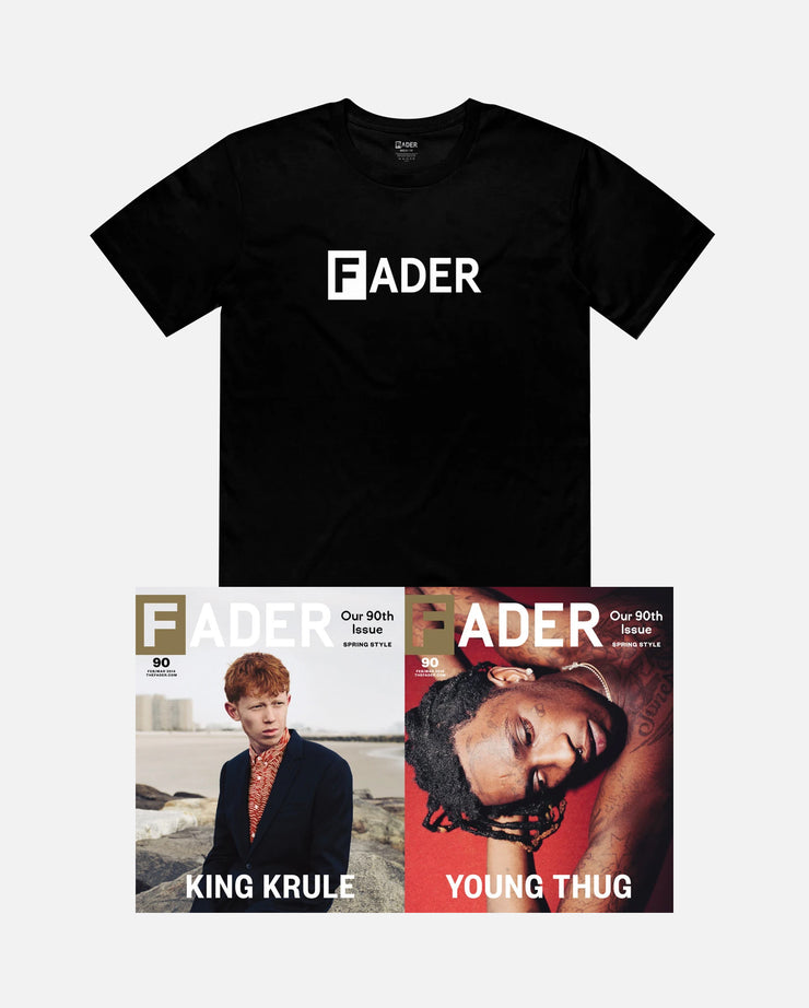 黑色t恤与FADER标志和FADER问题090杂志