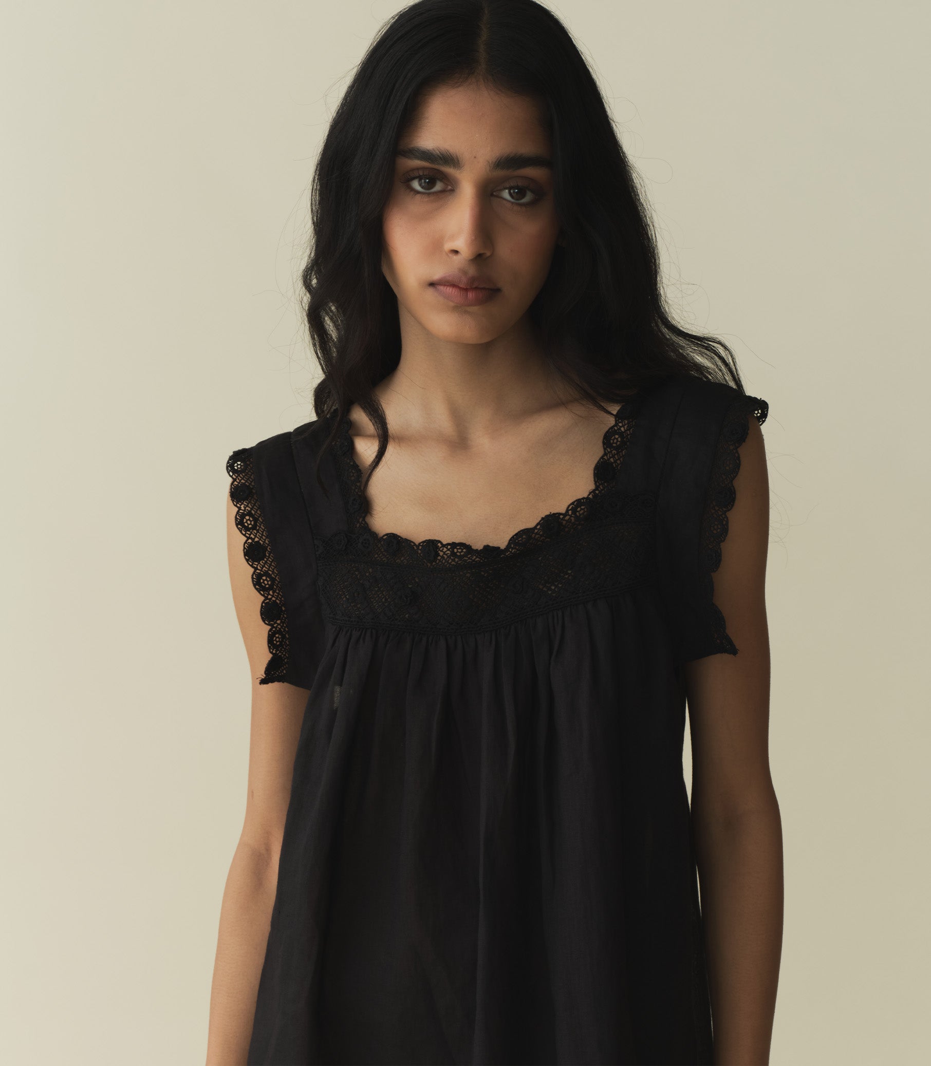 ALMADIA DRESS -- BLACK