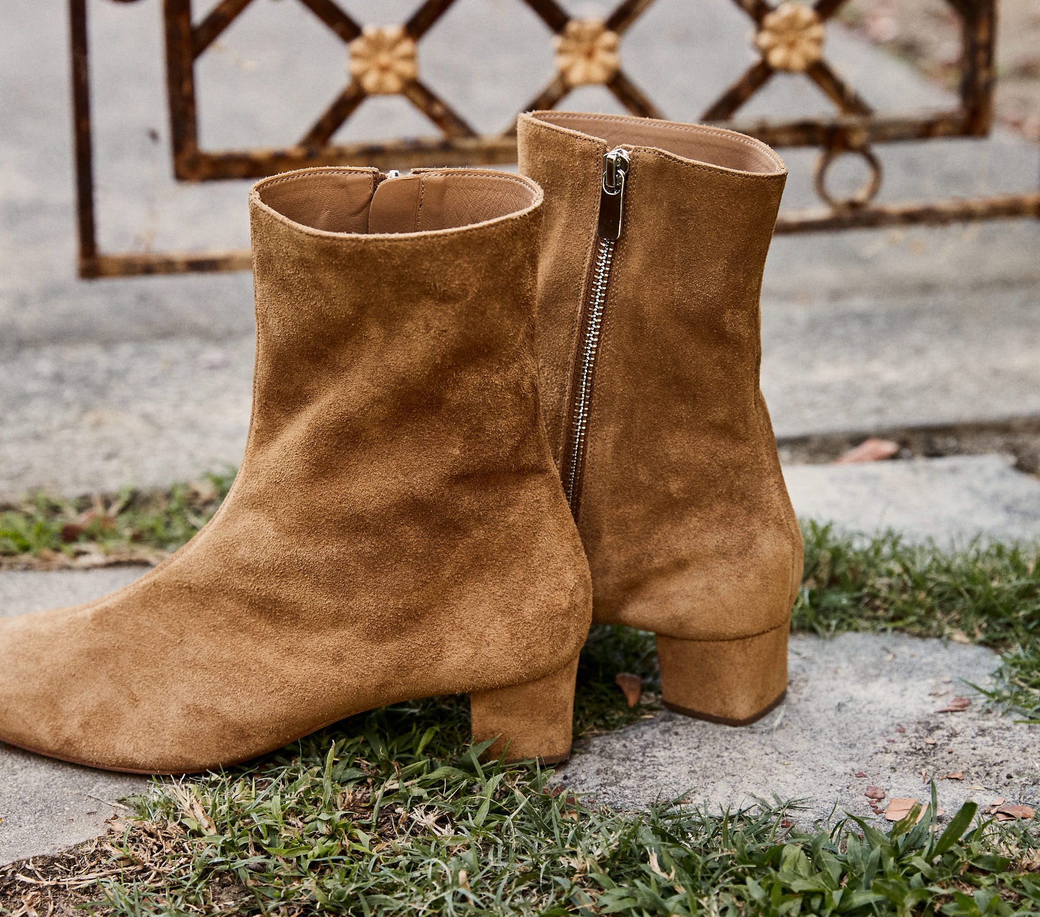 NOAH ANKLE BOOT -- MOREL SUEDE