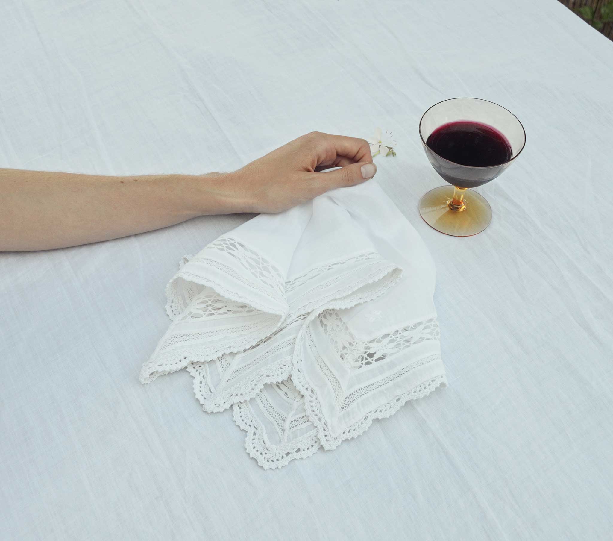 ALEJANDRA SET OF 4 NAPKINS -- SALT