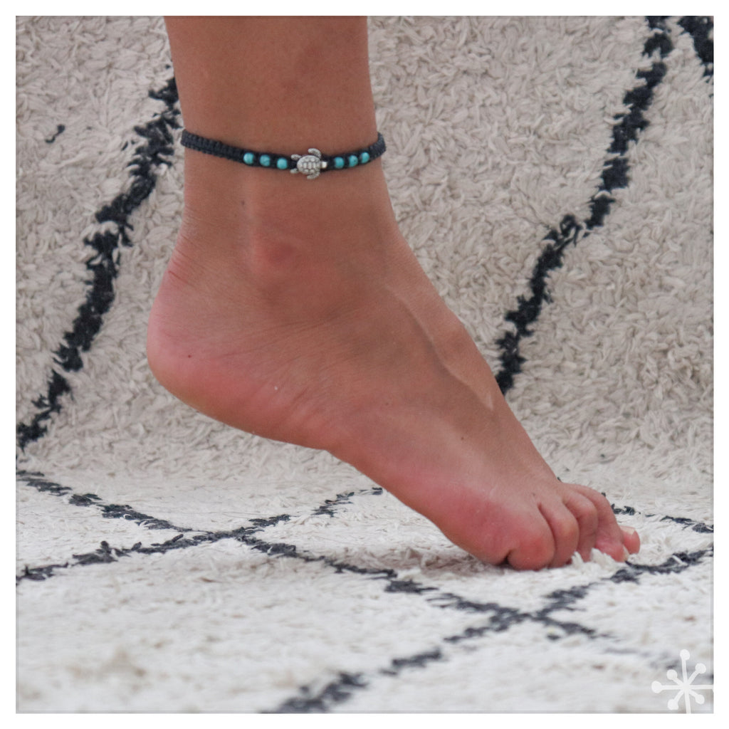 Discover the Meaning of Wearing an Anklet