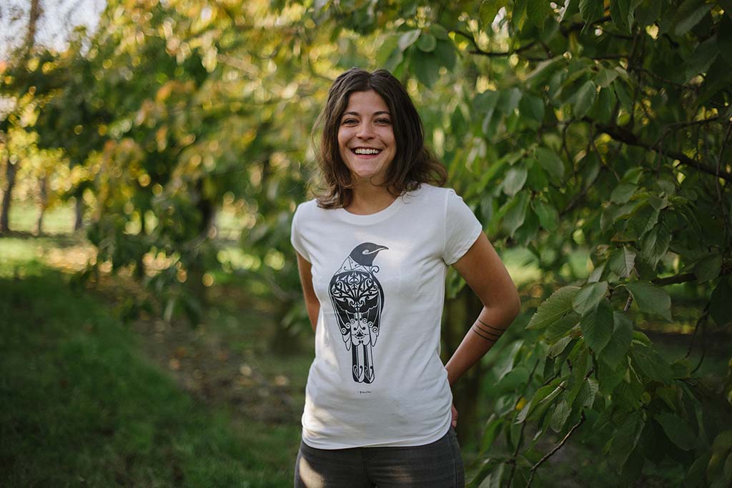 ethical, organic, fair trade, tui, t-shirt, white, bird, Maori, girl, orchard, social enterprise, The Paper Rain Project