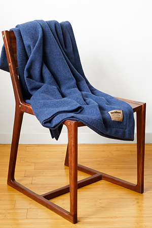 Cashmere and Lambswool Throw in Blue 