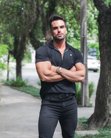 man in black shirt and pants