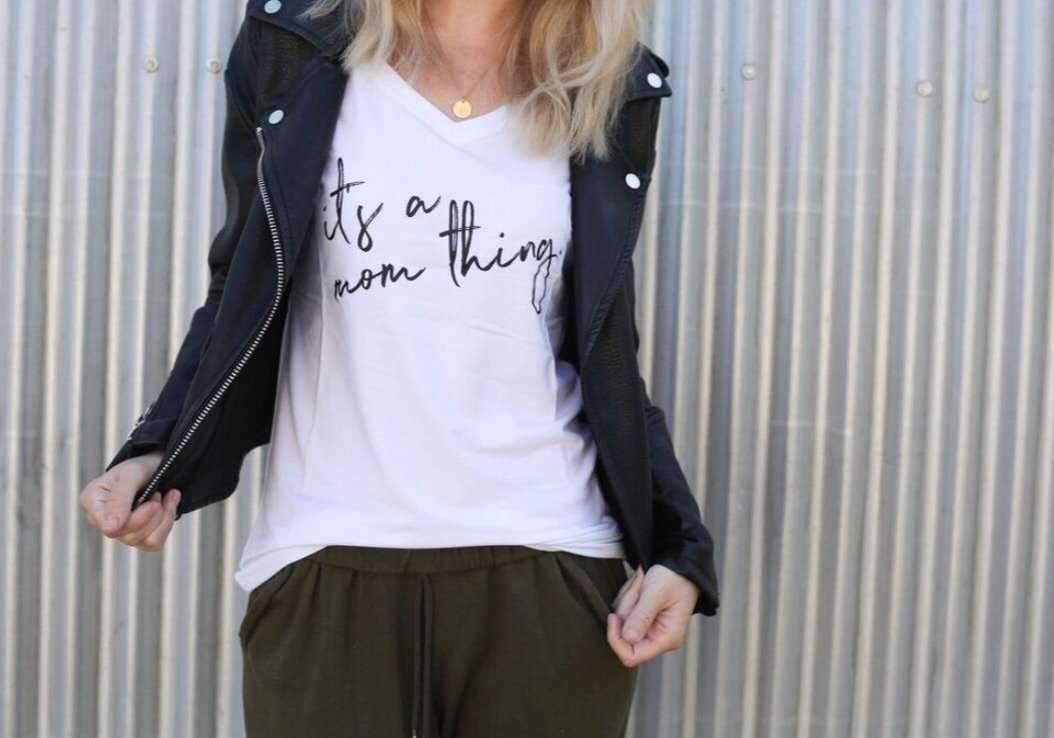 It's A Mom Thing Slouchy Shirt – to: little arrows