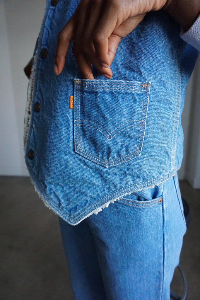 levis sherpa vest